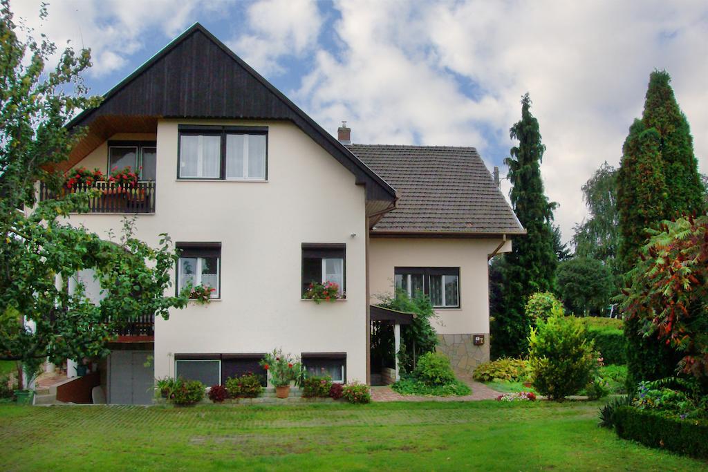 Hotel Angéla Vendégház Zalakaros Esterno foto